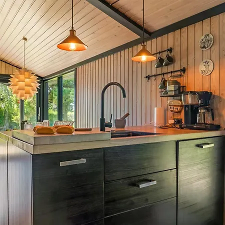 Litle - 600m From The Sea By Interhome