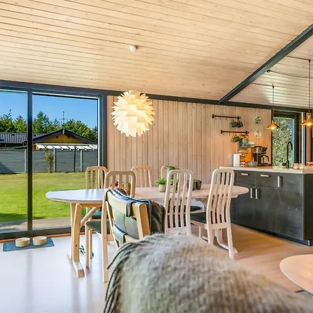 Litle - 600m From The Sea By Interhome * Hals