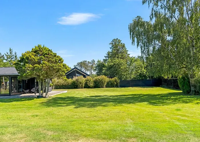 Litle - 600m From The Sea By Interhome Дом отдыха